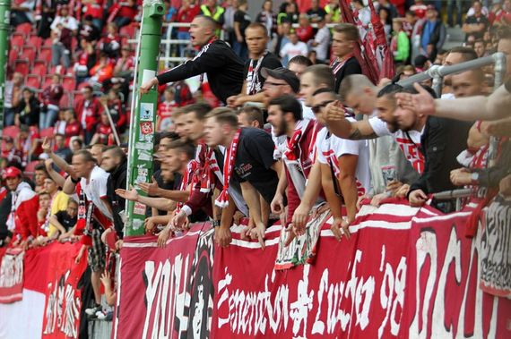 1. FC Kaiserslautern vs VfB Stuttgart (0-1) (10)