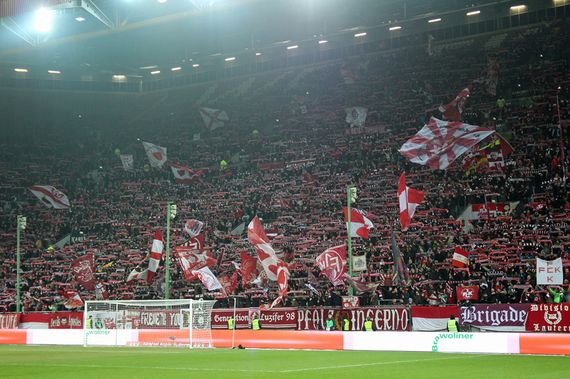 1. FC Kaiserslautern vs Holstein Kiel (1-0) (1)