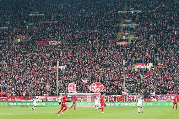 1. FC Kaiserslautern vs FC St. Pauli (1-1) (8)