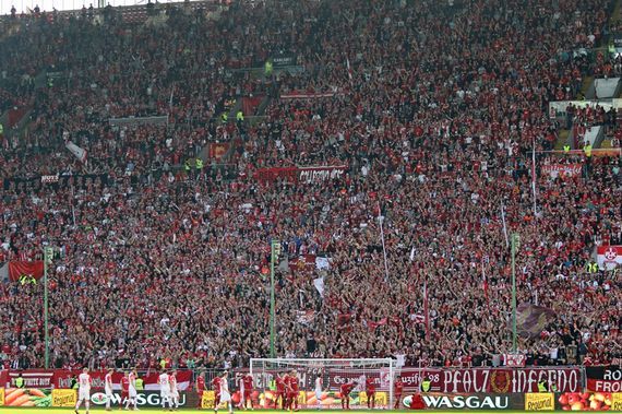 1. FC Kaiserslautern vs SSV Jahn Regensburg (1-1) (11)