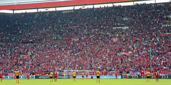 1. FC Kaiserslautern vs Dynamo Dresden (0-1) (2)