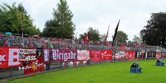 Holstein Kiel vs 1. FC Kaiserslautern (2-1) (2)