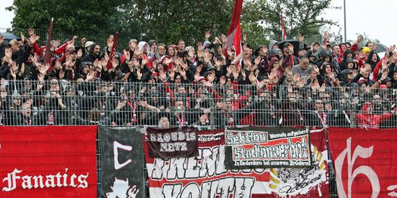 Holstein Kiel vs 1. FC Kaiserslautern (2-1) (19)