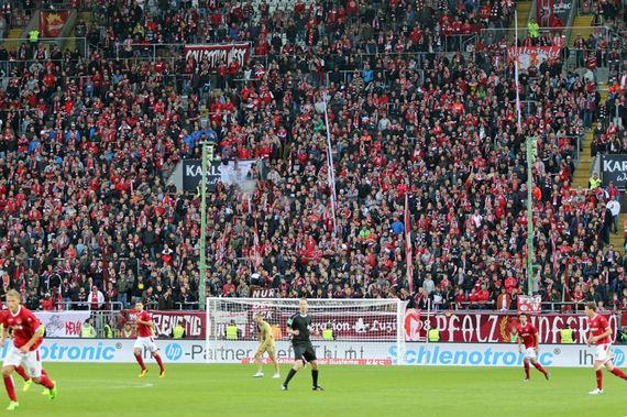 1. FC Kaiserslautern vs FC Erzgebirge Aue (0-2) (2)