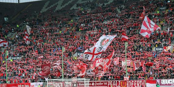 1. FC Kaiserslautern vs FC Erzgebirge Aue (0-2) (4)