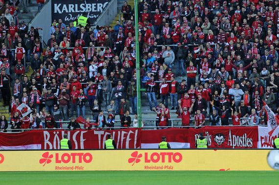 1. FC Kaiserslautern vs FC Erzgebirge Aue (0-2) (10)