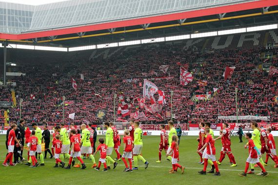 1. FC Kaiserslautern vs SV Wehen Wiesbaden (0-0) (1)