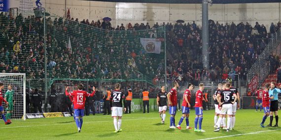 SpVgg Unterhaching vs 1. FC Kaiserslautern (5-0) (7)