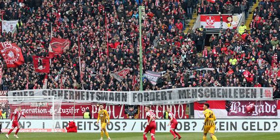 1. FC Kaiserslautern vs SG Sonnenhof-Großaspach (2-0) (15)
