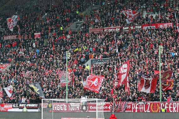 1. FC Kaiserslautern vs Hallescher FC (0-0) (11)