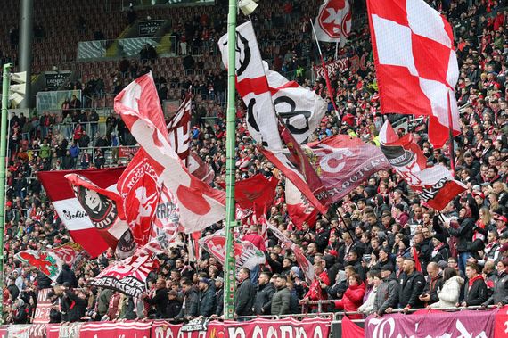1. FC Kaiserslautern vs SpVgg Unterhaching (4-0) (2)