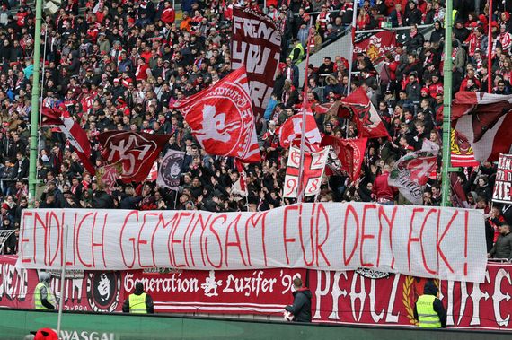 1. FC Kaiserslautern vs SpVgg Unterhaching (4-0) (10)
