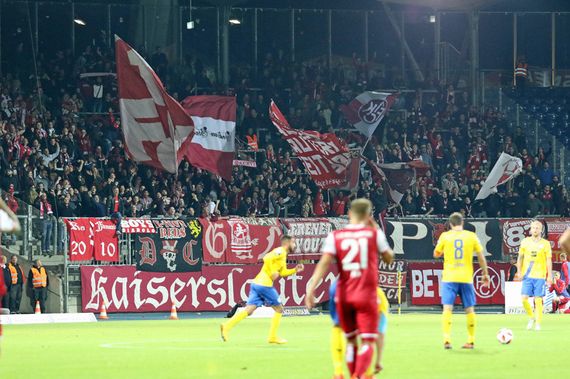 Eintracht Braunschweig vs 1. FC Kaiserslautern (1-4) (6)
