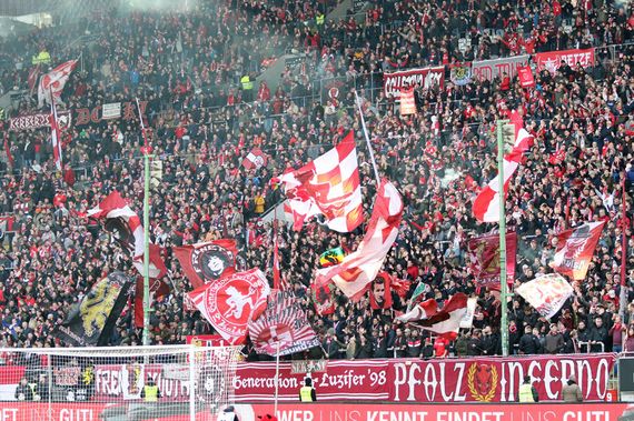 1. FC Kaiserslautern vs FC Hansa Rostock (2-0) (1)