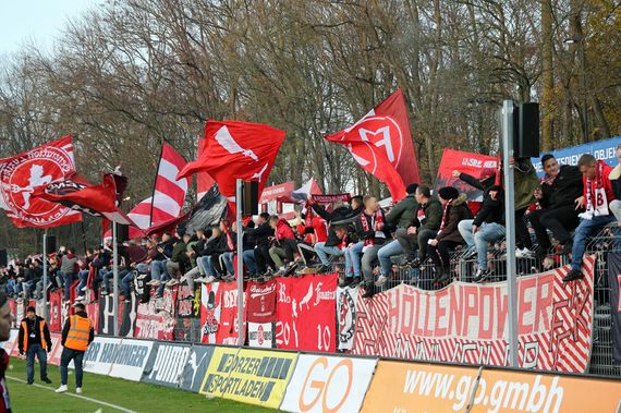 Viktoria Köln vs 1. FC Kaiserslautern (2-4) (3)