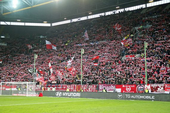1. FC Kaiserslautern vs Hallescher FC (1-0) (10)