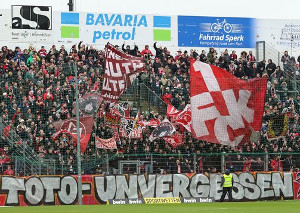 SpVgg Unterhaching vs 1. FC Kaiserslautern (1-1)