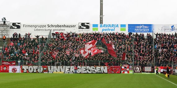 SpVgg Unterhaching vs 1. FC Kaiserslautern (1-1) (6)