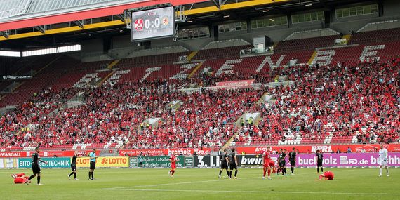1. FC Kaiserslautern vs Eintracht Braunschweig (0-0) (8)