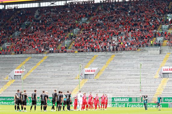 1. FC Kaiserslautern vs Eintracht Braunschweig (0-0) (12)
