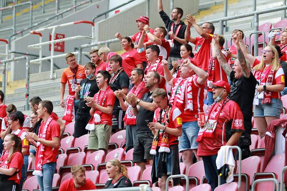 1. FC Kaiserslautern vs Eintracht Braunschweig (0-0) (15)