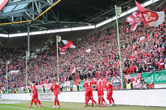 1. FC Kaiserslautern vs SC Freiburg II (3-0) (8)