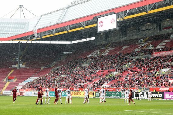 1. FC Kaiserslautern vs Würzburger Kickers (0-2) (9)