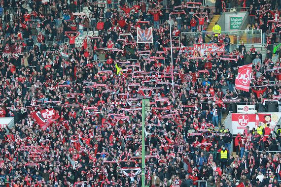 1. FC Kaiserslautern vs SV Wehen Wiesbaden (1-0) (9)