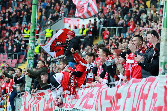1. FC Kaiserslautern vs SV Wehen Wiesbaden (1-0) (11)