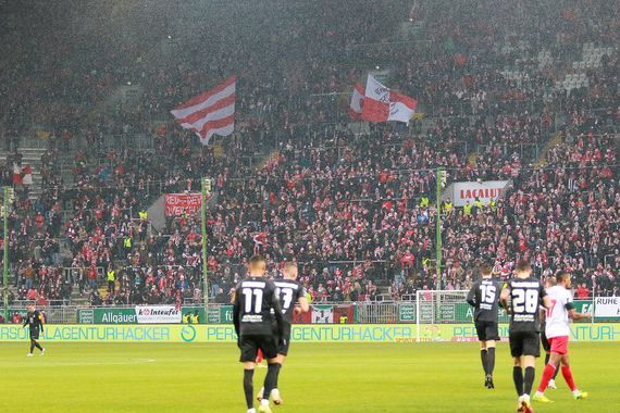 1. FC Kaiserslautern vs Viktoria Köln (4-0) (2)