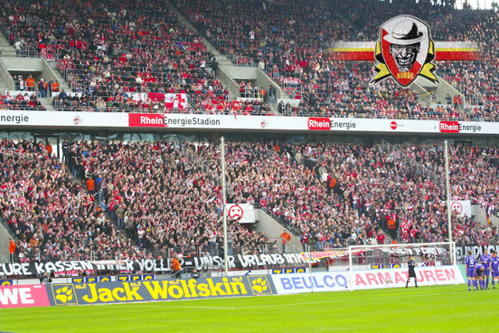 1. FC Köln vs VfL Osnabrück (2-0) (9)