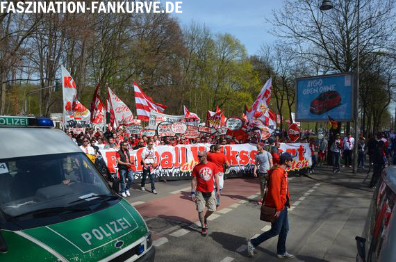 1. FC Köln vs TSG Hoffenheim (3-2) (32)