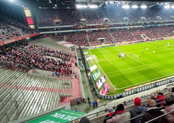 1. FC Köln vs FC Augsburg (0-2)