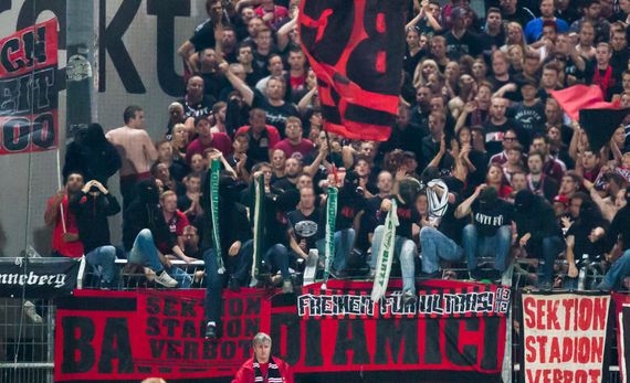 SpVgg Fürth vs 1. FC Nürnberg (5-1) (37)