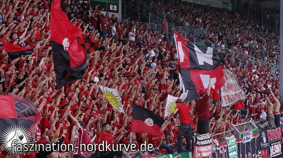 SpVgg Fürth vs 1. FC Nürnberg (3-2) (30)