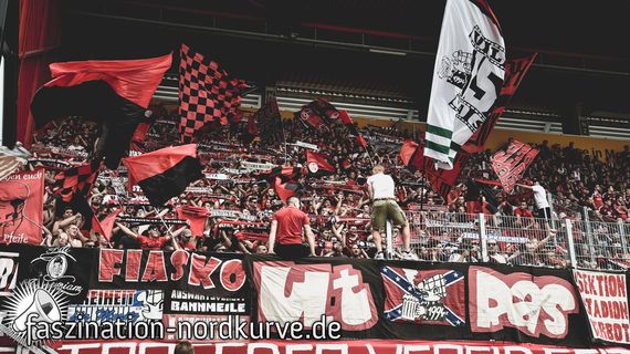 SSV Jahn Regensburg vs 1. FC Nürnberg (0-1) (22)