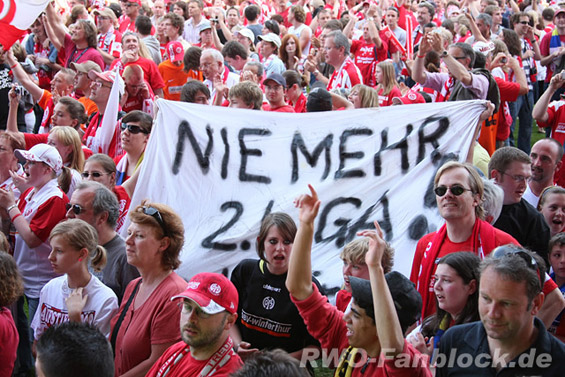 1. FSV Mainz 05 vs Rot-Weiß Oberhausen (4-0) (13)