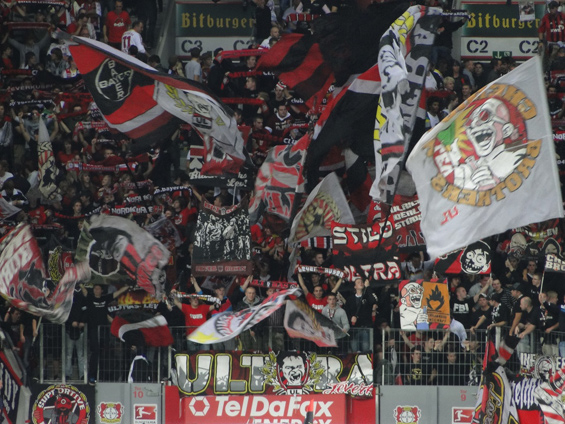 Bayer 04 Leverkusen vs Eintracht Frankfurt (2-1) (1)