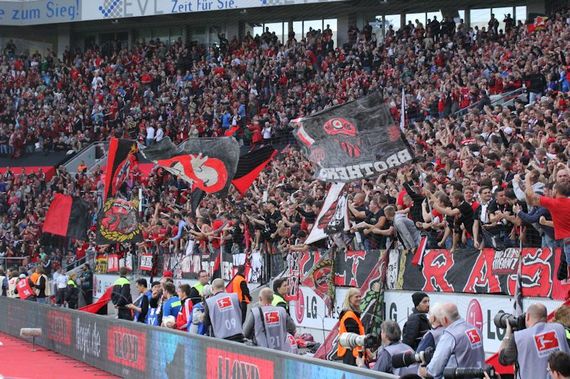 Bayer 04 Leverkusen vs FC Augsburg (2-1) (2)