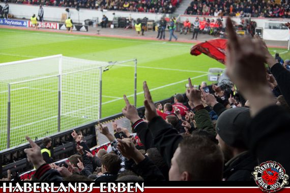Bayer 04 Leverkusen vs FC Barcelona (1-1) (8)