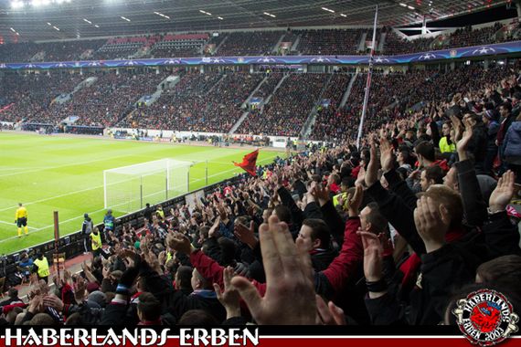 Bayer 04 Leverkusen vs FC Barcelona (1-1) (9)
