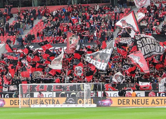 Bayer 04 Leverkusen vs Eintracht Frankfurt (3-0) (1)