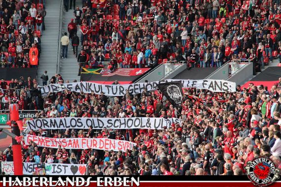 Bayer 04 Leverkusen vs VfL Wolfsburg (3-3) (16)