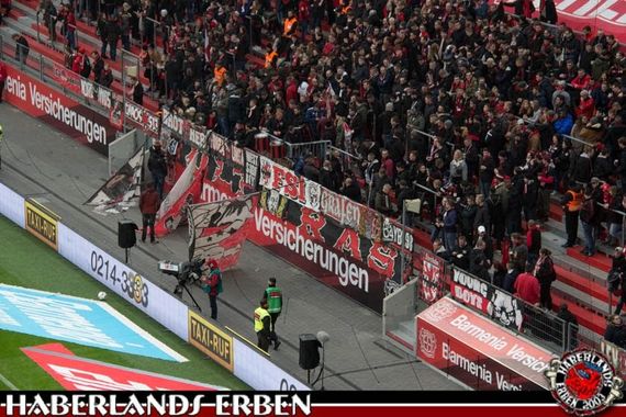 Bayer 04 Leverkusen vs FC Augsburg (1-0) (1)