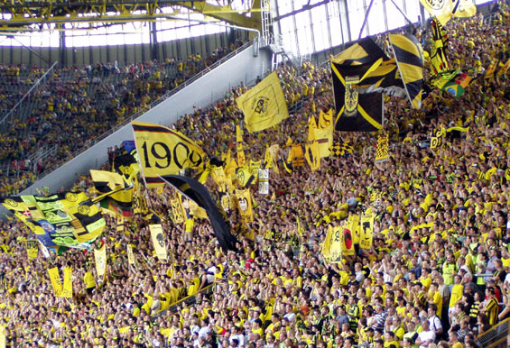 Borussia Dortmund vs KRC Genk (2-1) (1)
