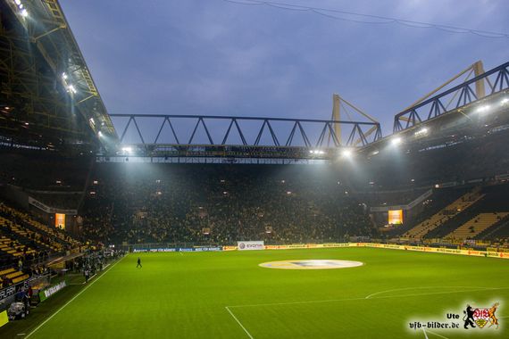 Borussia Dortmund vs VfB Stuttgart (2-2) (1)