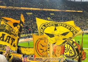 Borussia Dortmund vs VfB Stuttgart (2-1)