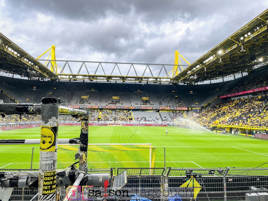 Borussia Dortmund vs FC Augsburg (2-1) (1)