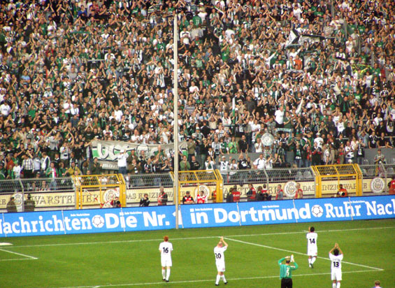 Borussia Dortmund vs Borussia Mönchengladbach (2-1) (5)