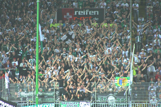 1. FC Kaiserslautern vs Borussia Mönchengladbach (1-1) (1)